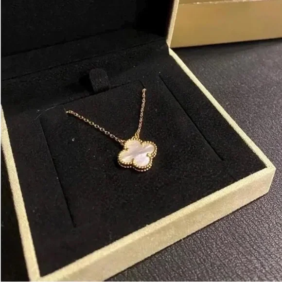 VC&A Alhambra Necklace – White Onyx {Full Set} - Picture 3 of 3